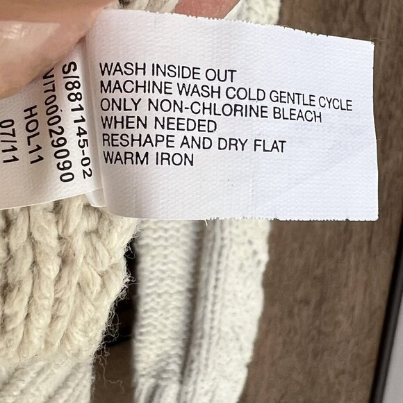 GAP Classic Cable-Knit Sweater - Picture 5 of 5